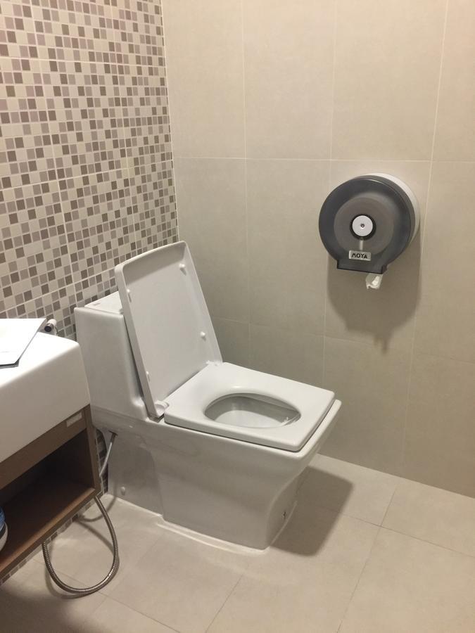24 Poshtel Salaya Hostel Eksteriør bilde