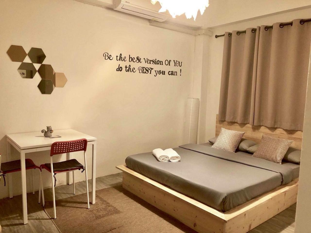 24 Poshtel Salaya Hostel Eksteriør bilde
